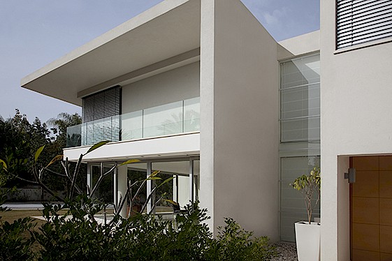 מ. גיא אדריכלים | תכנון בתים פרטיים | בית פרטי בהרצליה פיתוח 1